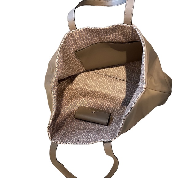 Calvin Klein Tan Tote Purse Shoulder Bag New With Tags - Picture 9 of 9